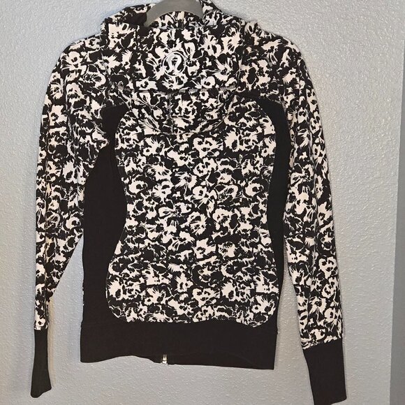 Lululemon Scuba Hoodie III - 4 - Picture 4 of 6